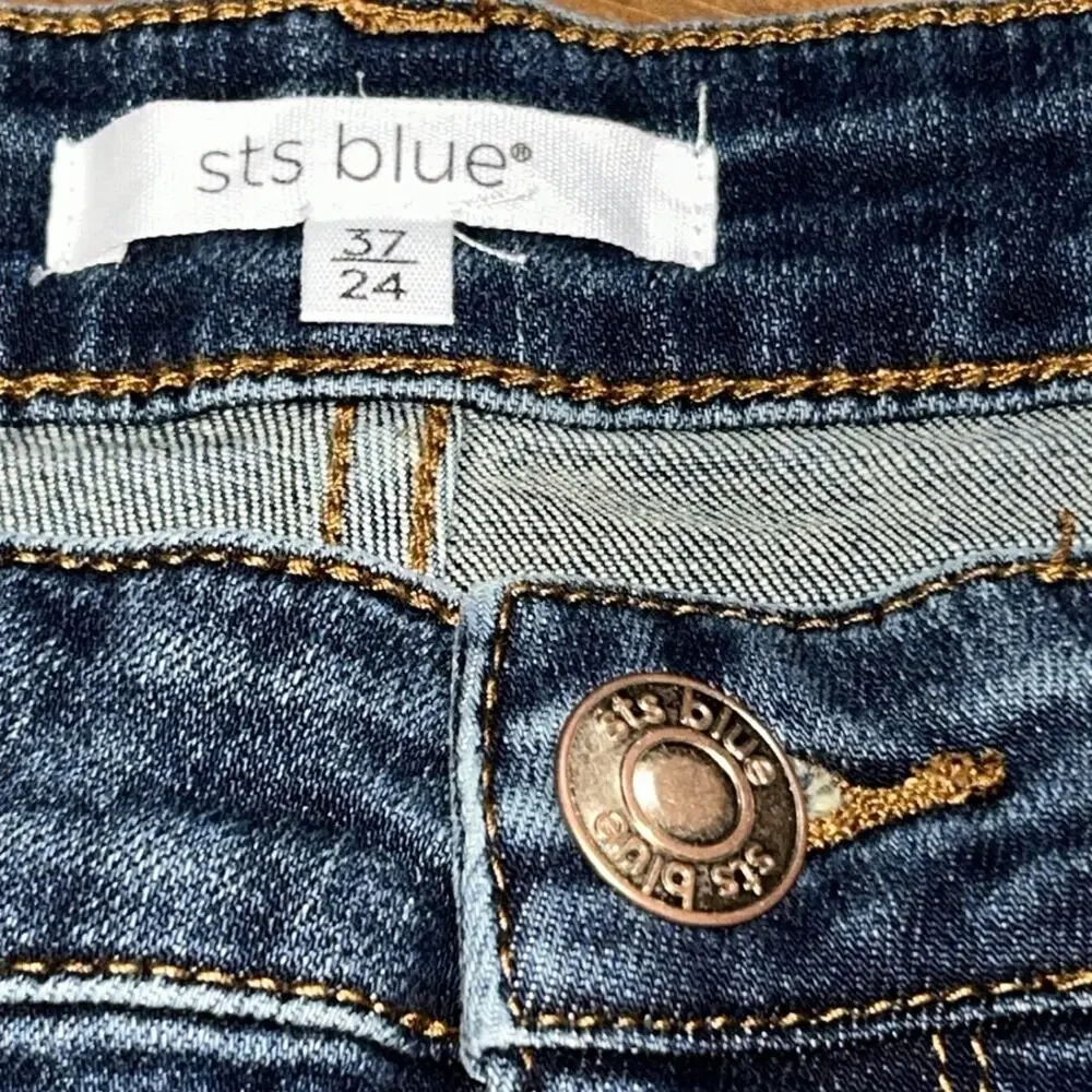 Woman’s Plus STS Blue Darren Girlfriend Cuffed Jeans in Blue Size 24
